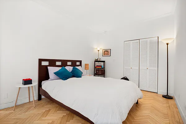 Rented by Sotheby's International Realty | media 18