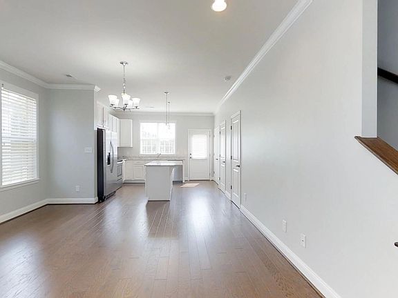 4th image of 314 S Pine St #516