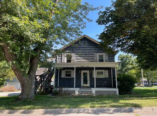 917 E Hunt St, Adrian, MI 49221