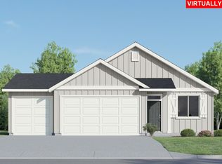 1090 Clemson St, Woodburn, OR 97071