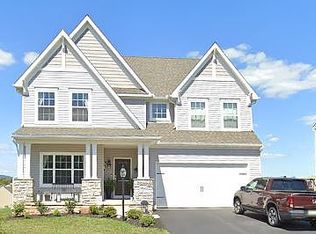 7 Sovereign Dr, Douglassville, PA 19518