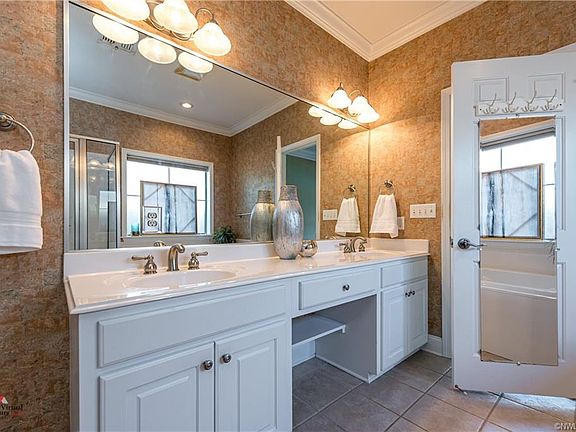 5th image of 10457 Plum Creek Dr