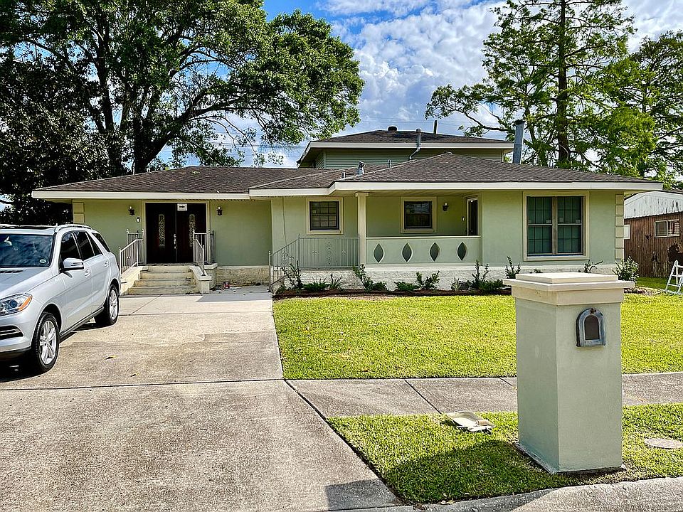 2nd image of 6155 Warwick Ct