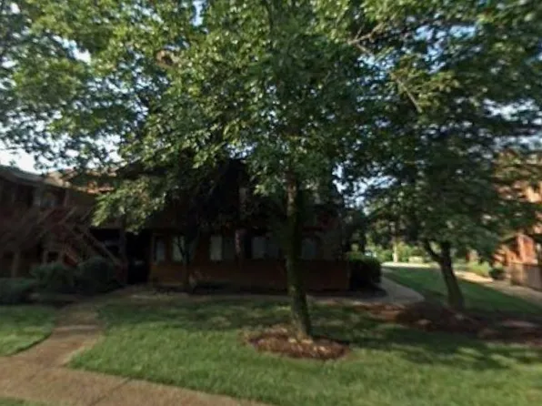 1704 Hemingway Ln #B, Saint Charles, MO 63304