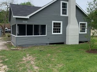 718 N Tinsley St, Angleton, TX 77515