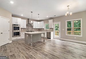 4th image of 1691 W Hightower Trl