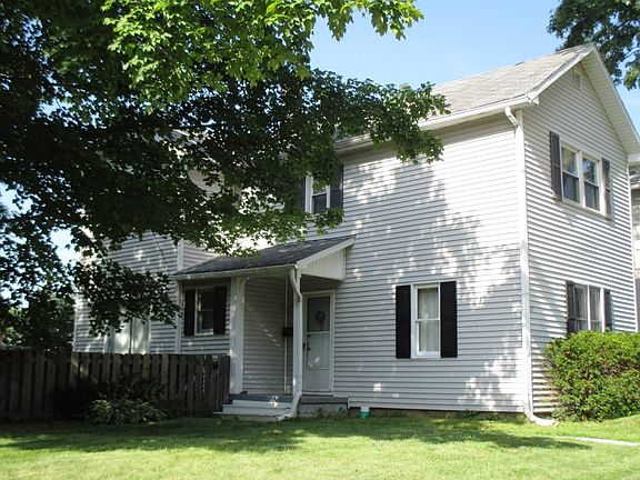 3rd image of 211 E Merry Ave