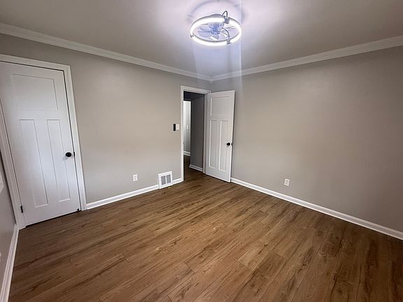 5th image of 6012 Thornton Dr