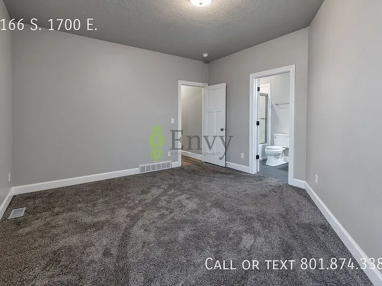 7166 S 1700 E — Photo 9
