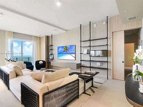 3rd image of 16385 Biscayne Blvd #Penthouse 5