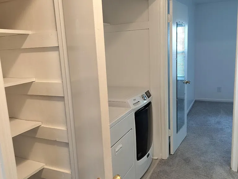 500 Barberton Dr — Photo 28