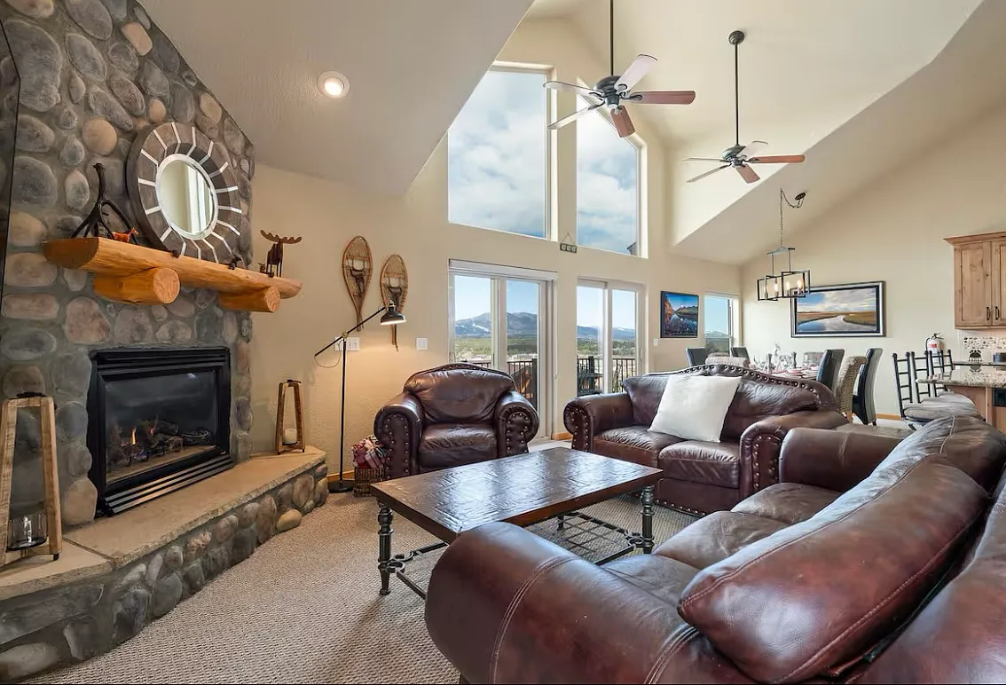 3 bed, 1856 sqft, $4,000 — Photo 1