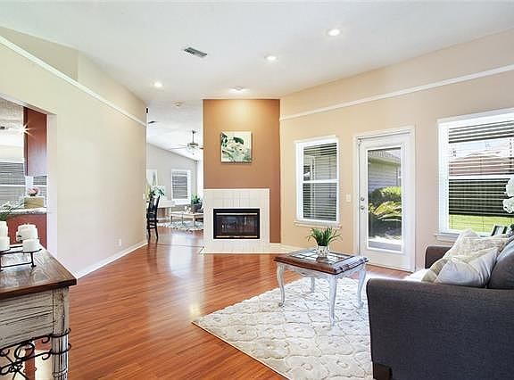 3rd image of 46 Oakley Dr