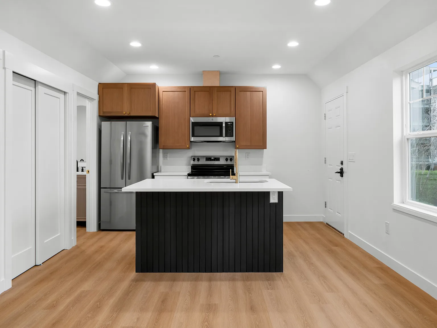 1 bed, 426 sqft, $1,600 — Photo 3