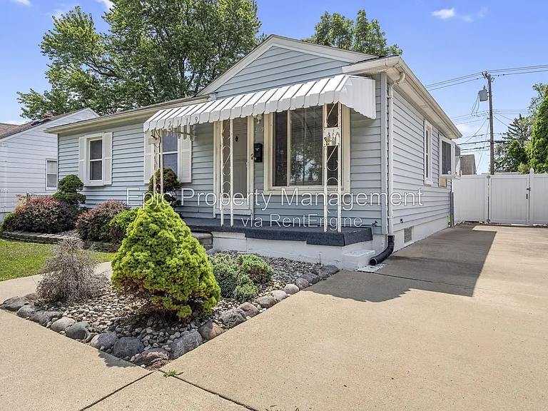 2119 Moran Ave — Photo 1