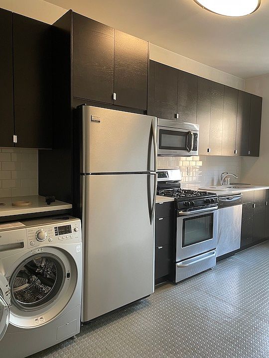 1st image of 258 5th Ave APT 2R