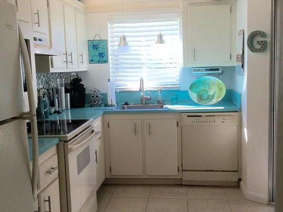 4th image of 3871 Via Poinciana APT 104