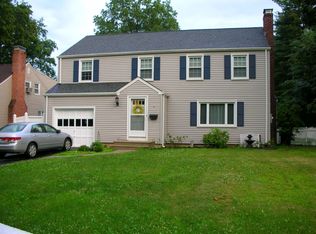 33 Craigmoor Rd, West Hartford, CT 06107