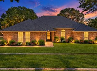 113 Cottonwood Ct, Hudson Oaks, TX 76087