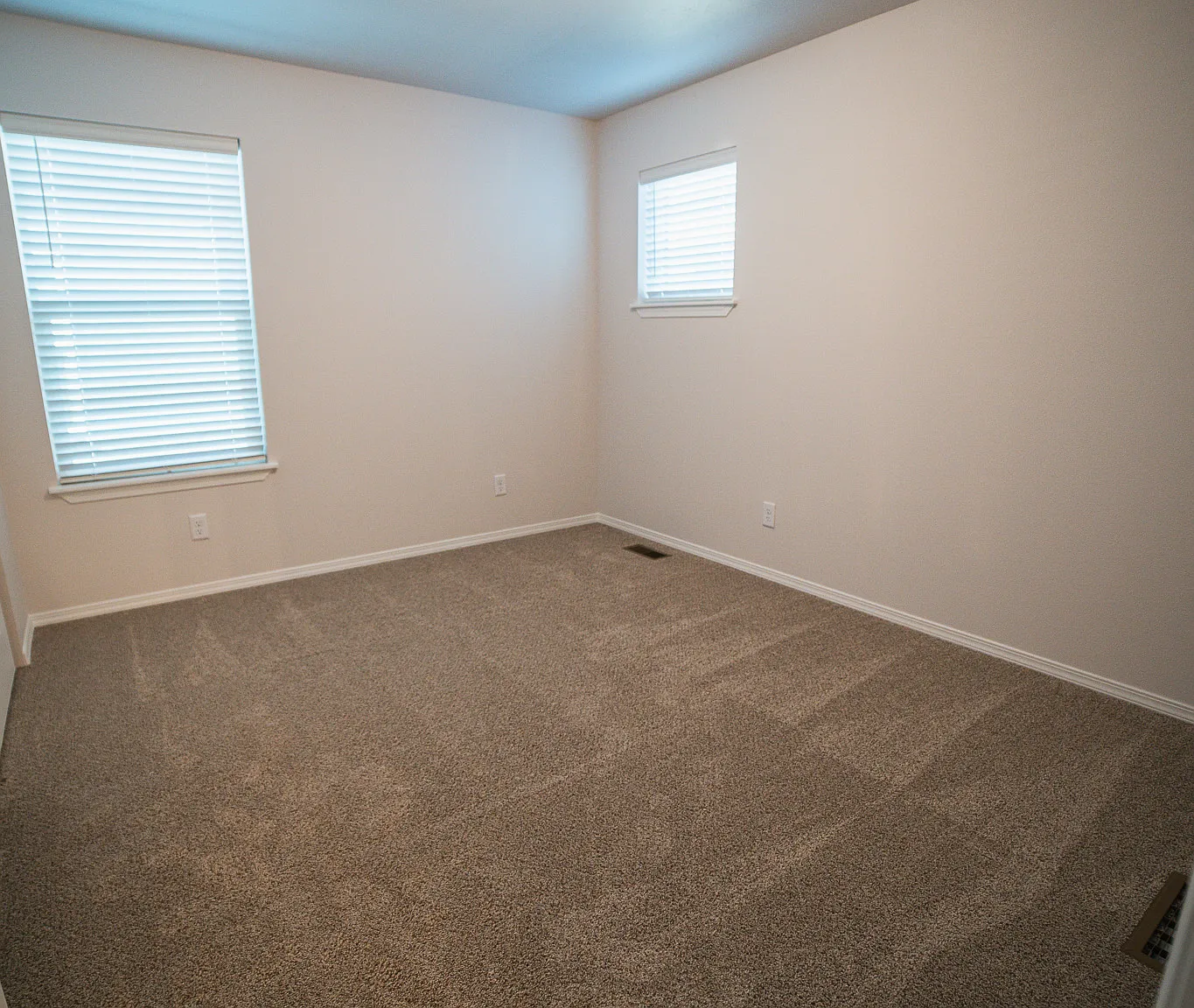 3 bed, 2.5 bath, 1916 sqft, $2,755 — Photo 4
