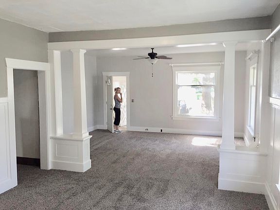 4th image of 304 S Broadway St