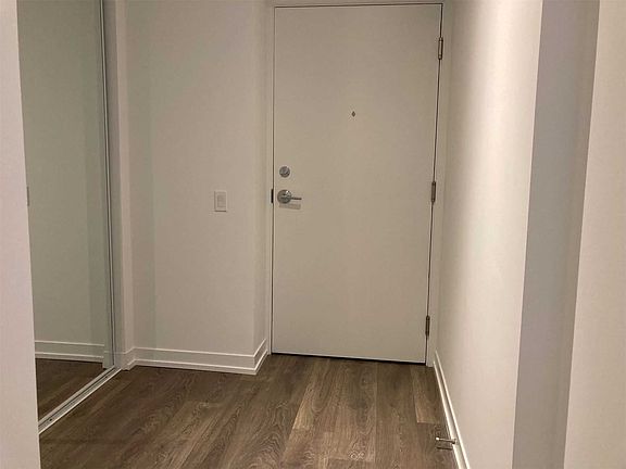 4th image of 950 Portage Pkwy #3907