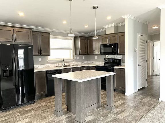 4th image of 110 Lakeview Dr #638