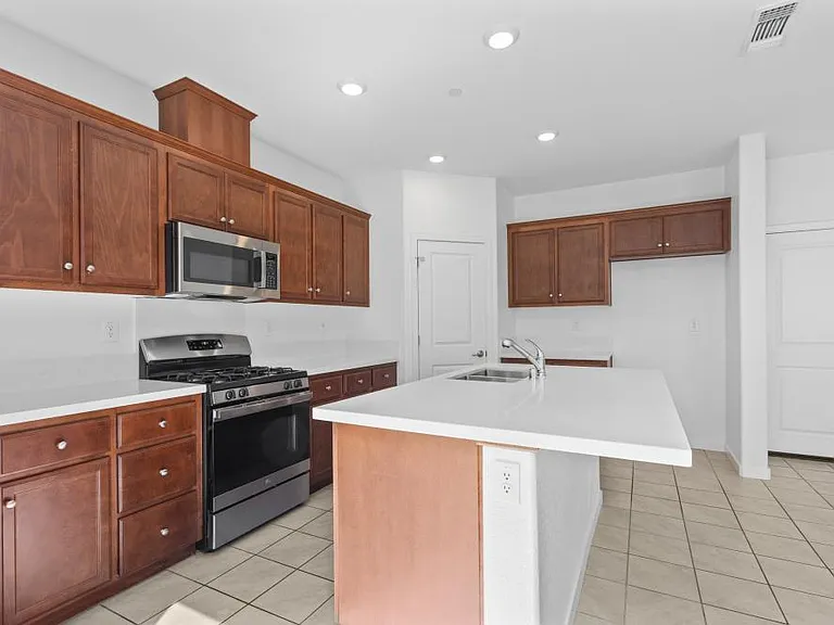 3707 Red Fir Ln — Photo 6