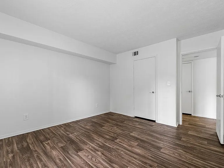 1318 Brockett Pl — Photo 16