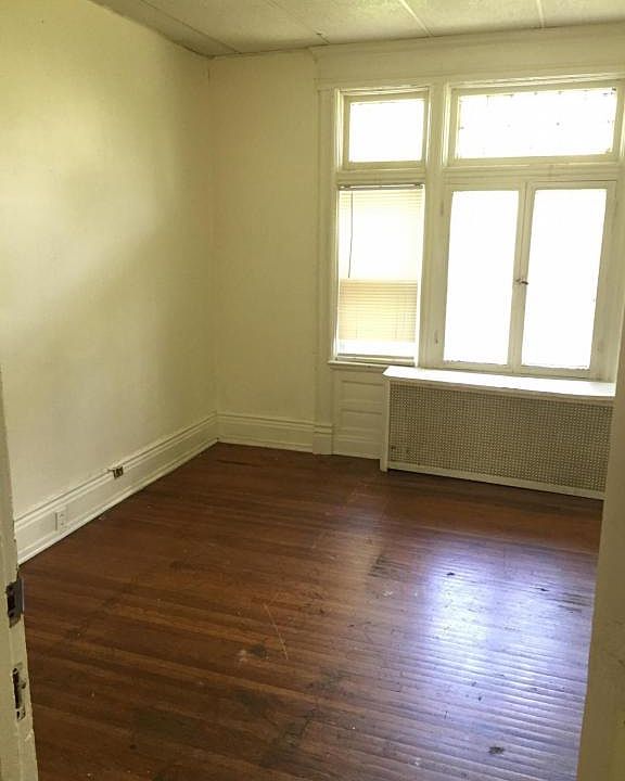 2nd image of 22B Jewett Pl