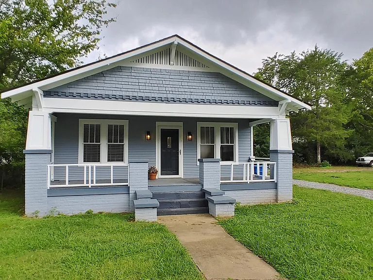 2123 Lyndon Ave — Photo 1
