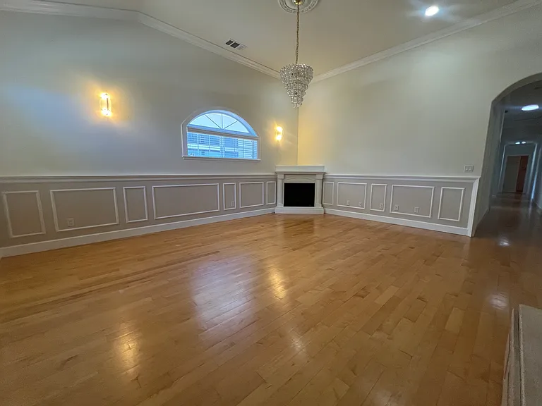 343 Franklin St — Photo 3
