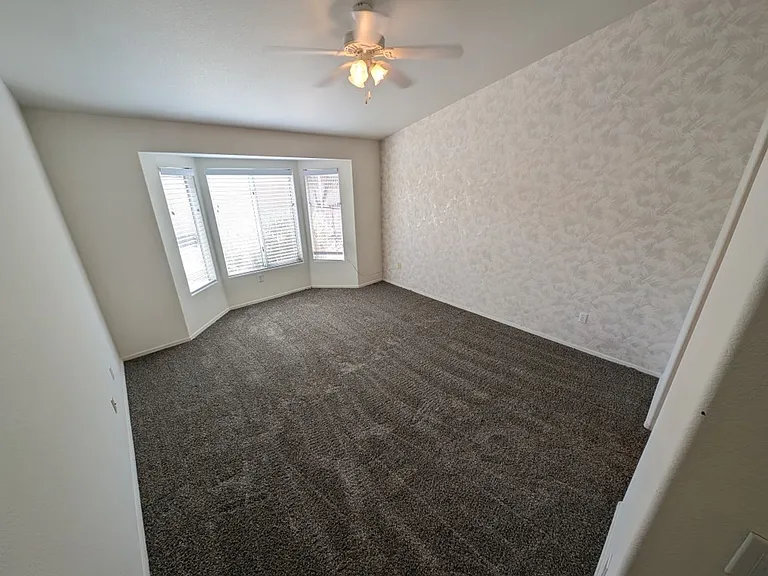 10113 Crescent Creek Dr — Photo 14