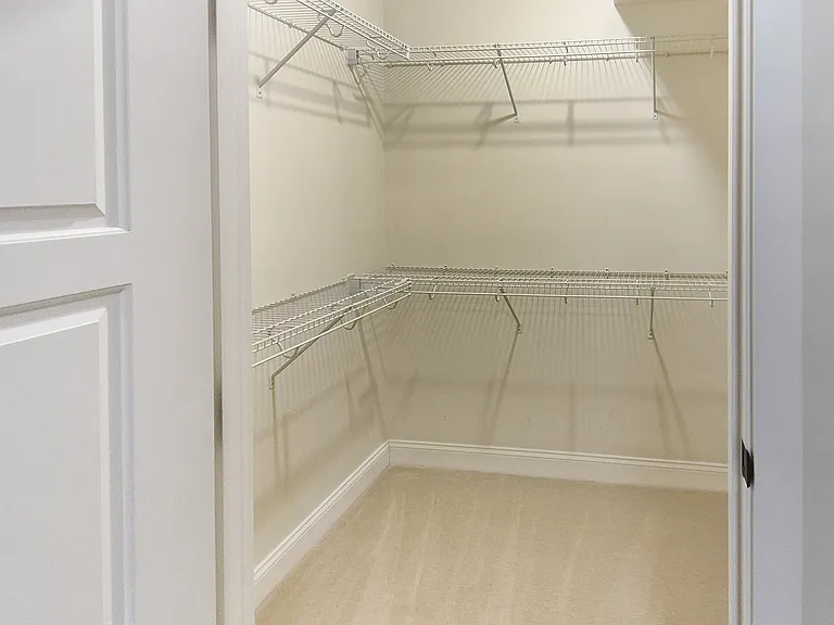 Woodmont Commons Apartments — Photo 24