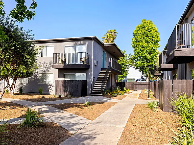 Terre at 989 Peach — Photo 18