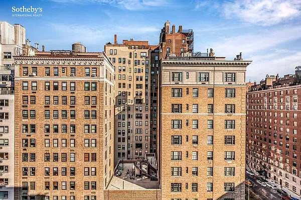 Sold by Sotheby's International Realty | media 10