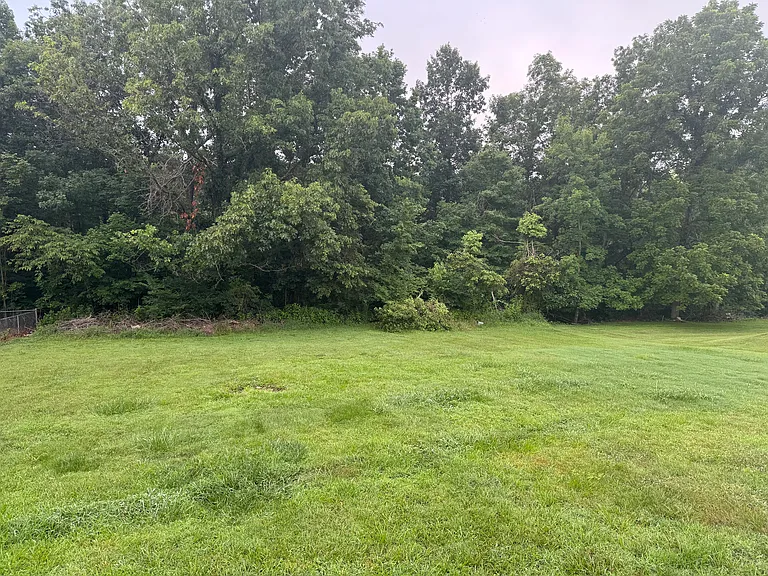 379 Pointe Ln — Photo 12