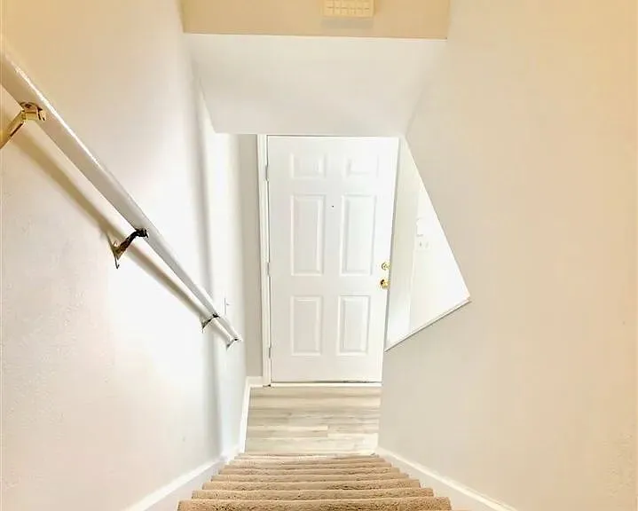 2208 Timberwood Cir S — Photo 18