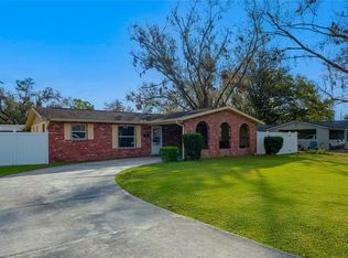 1206 N Bracewell Dr, Plant City, FL 33563