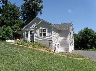 21 Rose Valley Ln, Candler, NC 28715