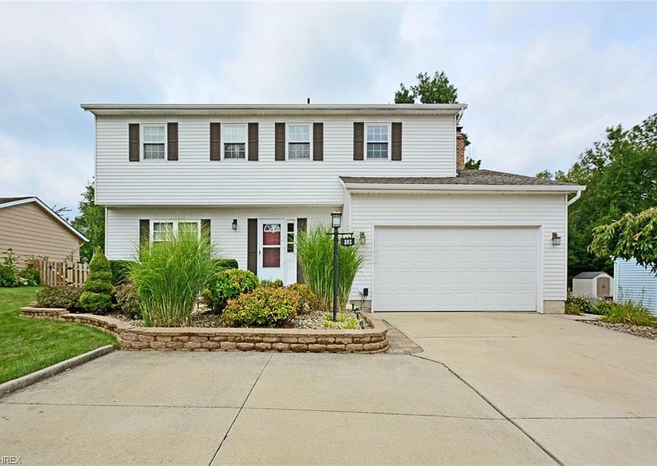 1st image of 302 Bettie Ln
