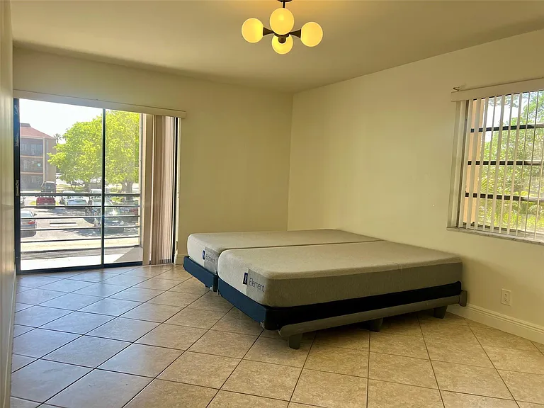 4000 N Hills Dr #28 — Photo 5