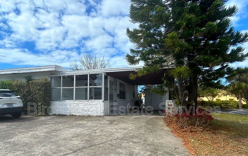 1st image of 206 S Lincoln Ave
