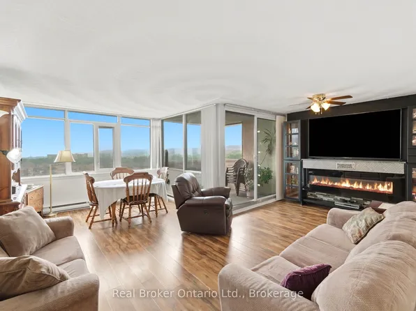 40 Harrisford St #908, Hamilton, ON L8K 6N1