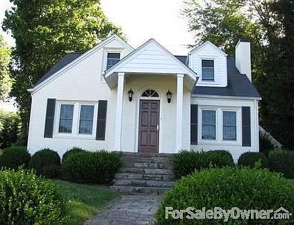 Near West Jefferson Arts District
						:
						Quiet neighborhood. Walk to restaurants, shops, galleries and the library!