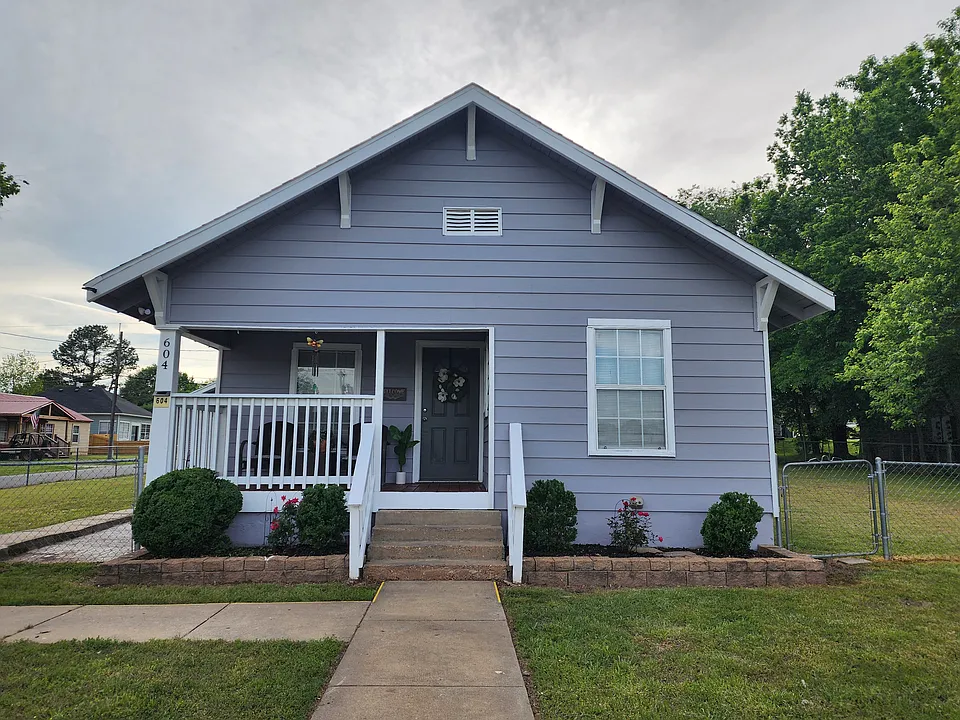 604 Virginia St