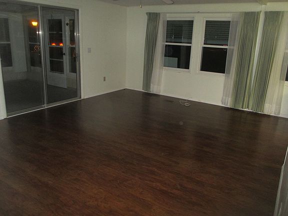 3rd image of 130 Bougainvillea Dr