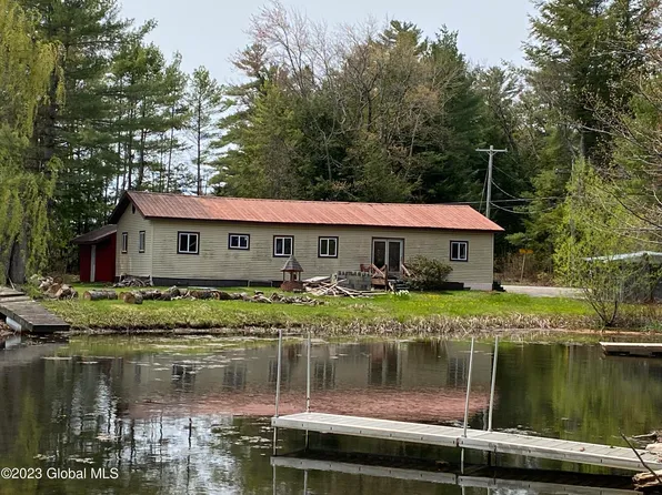117 Kirchen Grove Rd, Caroga Lake, NY 12032