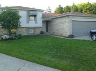 37959 Streamview Dr, Sterling Heights, MI 48312