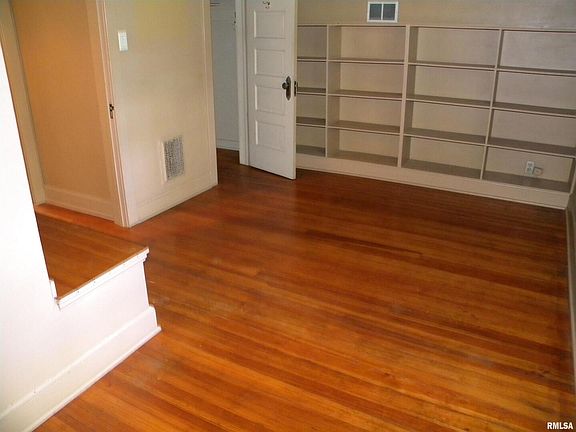 5th image of 4539 18th Ave